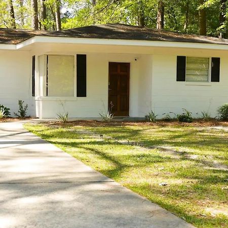 Comfortable Cottage On The Blue Mile - Close To Gsu! สเตทส์โบโร ภายนอก รูปภาพ