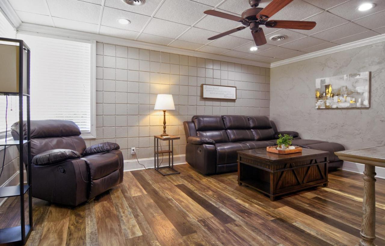 Comfortable Cottage On The Blue Mile - Close To Gsu! สเตทส์โบโร ภายนอก รูปภาพ